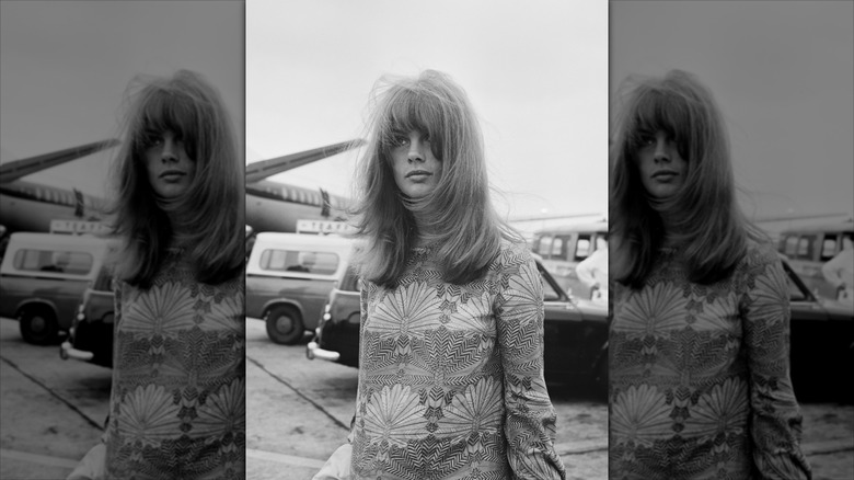 Jean Shrimpton med voluminösa lager och lugg