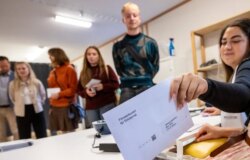 Sverige går till valurnorna: Vad står på spel i det knivskära valet?