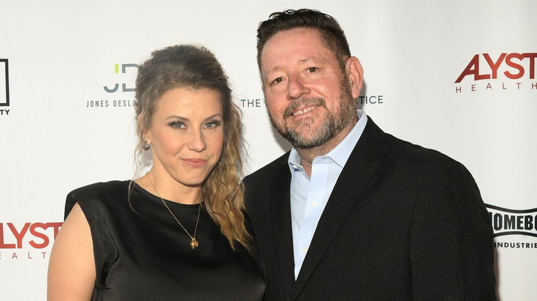 Jodie Sweetin och maken Mescal Wasilewski deltar på en kväll för att fira ett decennium av välbefinnande med ALYST Health