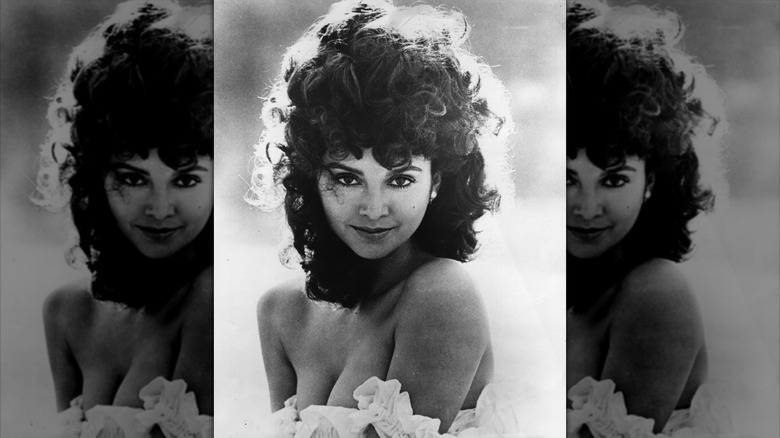 Ett porträtt av Victoria Principal med retat hår cirka 1973.
