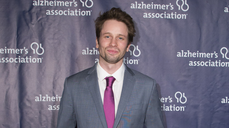 Tyler Ritter ler
