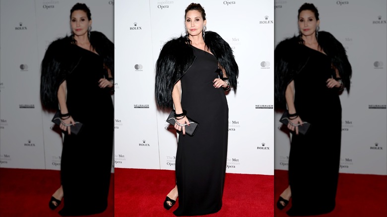 Gina Gershon på Metropolitan Opera 2026 premiärpremiär för galapremiären 