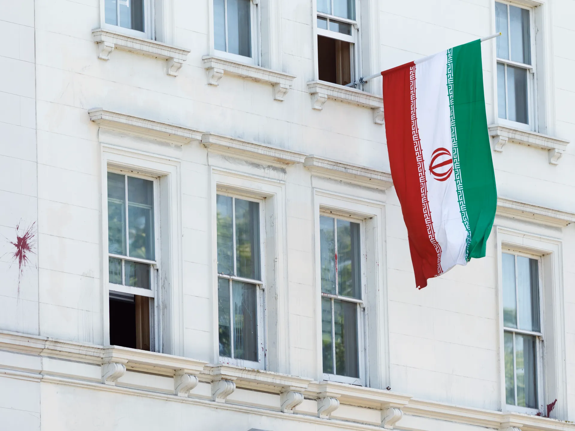 Iran utvisar svensk diplomat som vedergällning