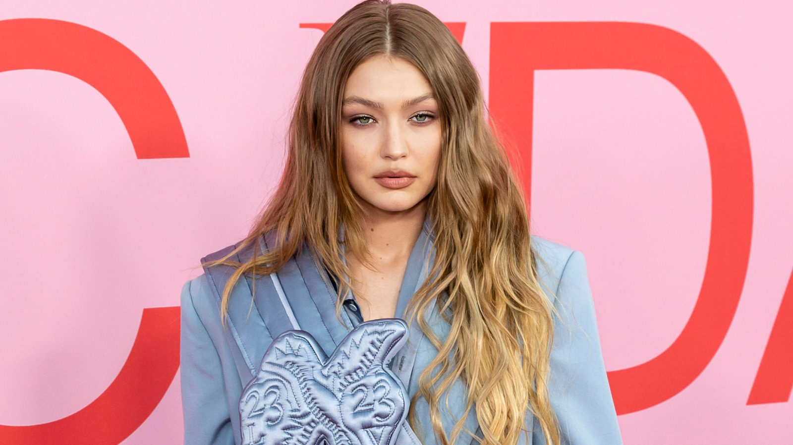 A-List Hair Genetics: Gigi Hadids dotter ärver modellens fantastiska långa lockar