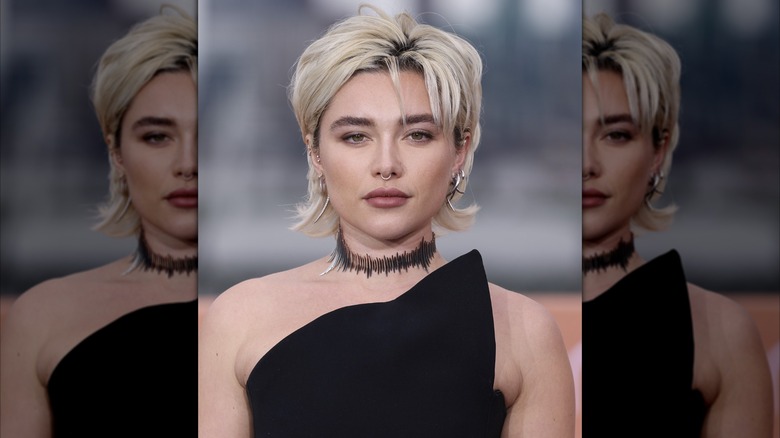 Florence Pugh på ett fotosamtal för 