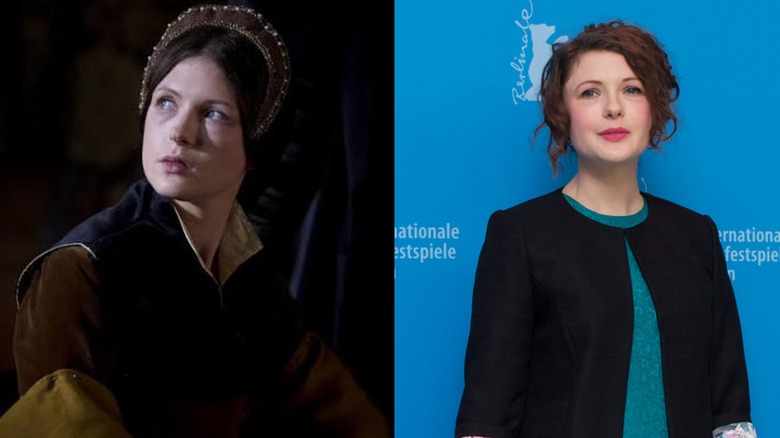 Hannah Steele avbildad som Mary Shelton i 