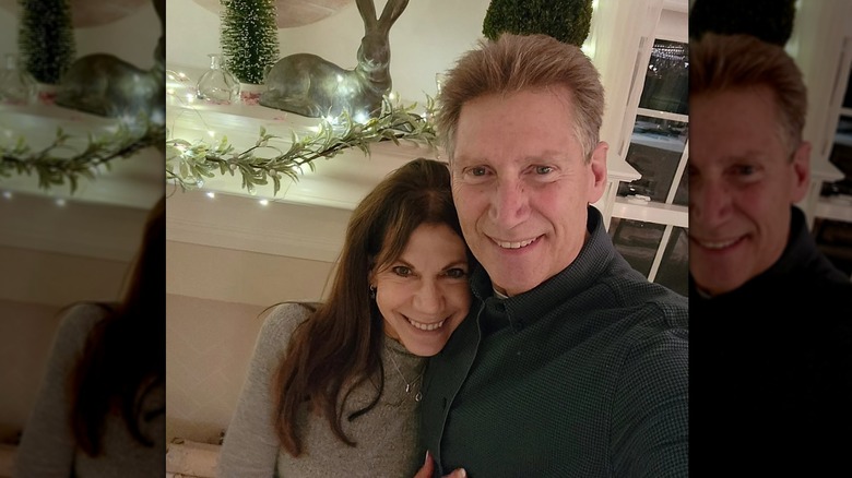 Gerry Turner och Theresa Nist ler