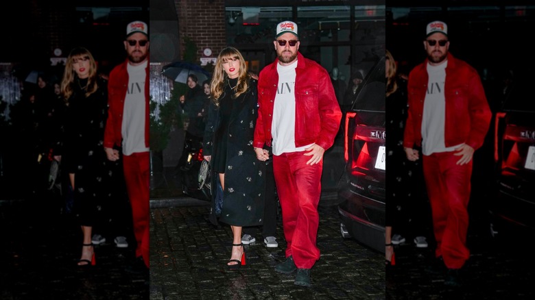 Taylor Swift bär en tryckt peacoat, svart kjol och svarta klackar när hon är ute med Travis Kelce