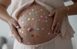 The Bedazzled Baby Bump är den coolaste nya moderskapstrenden
