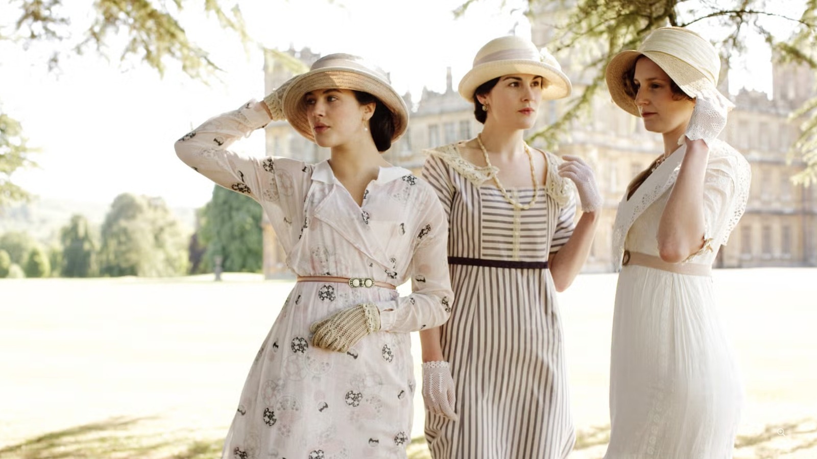 De mest ikoniska outfits som någonsin burits av Downton Abbeys ledande damer