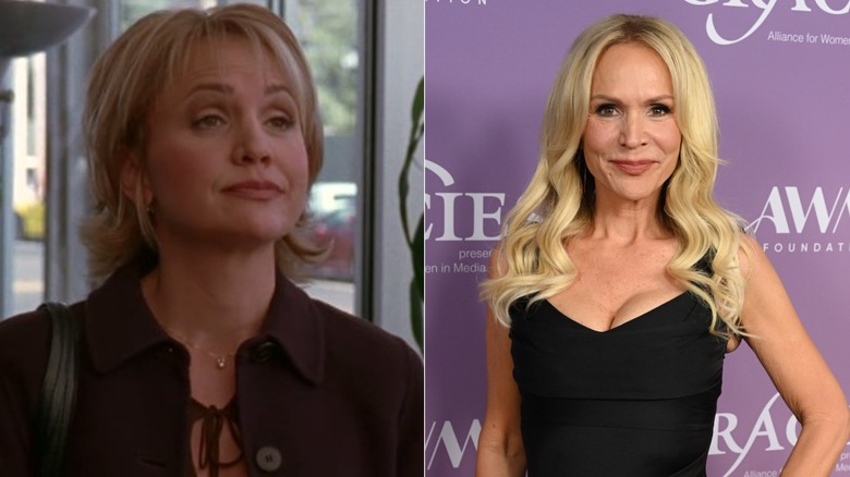 (L) Barbara Alyn Woods som Deb Scott i 
