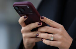 The Moody Nail Trend som är perfekt för människor som inte gillar den minimalistiska manikyrlooken