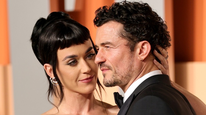 Katy Perry och Orlando Bloom på ett kändisevenemang