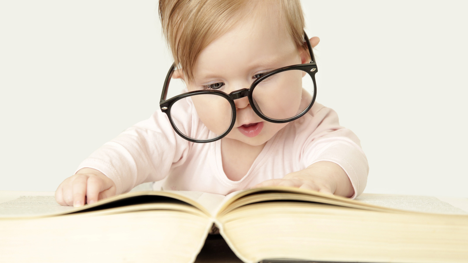 Babynamn inspirerade av klassiska romaner som bokälskare kommer att älska