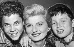Hur Jerry Mathers blev den sista överlevande medlemmen av Lämna det till Beavers Cleaver-familj